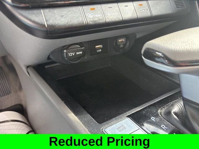 Used 2023 Hyundai Elantra SEL image 25
