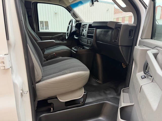 Used 2021 GMC Savana 2500 w/ Driver Convenience Package RWD image 13
