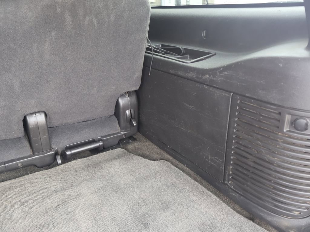 Used 2007 Chevrolet Suburban LT image 35