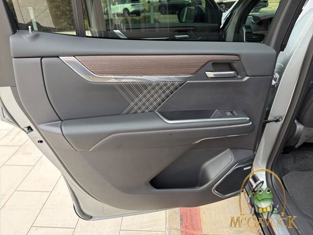 Used 2025 GMC Acadia Denali w/ Super Cruise Package image 21