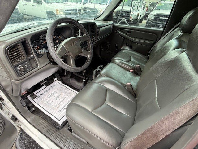 Used 2005 GMC Sierra 3500 W/T w/ Skid Plate Package image 14