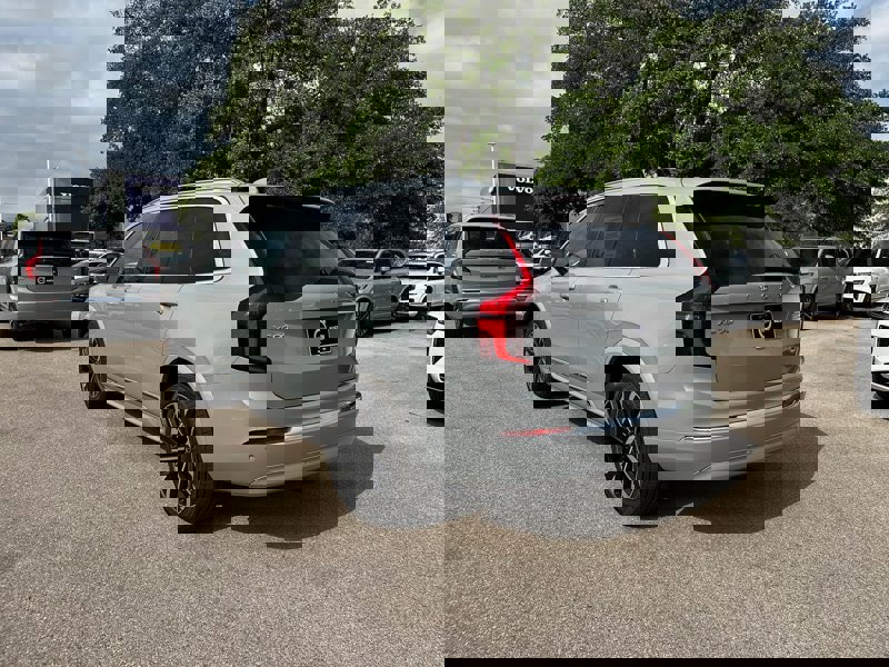 New 2025 Volvo XC90 T8 Core w/ Climate Package image 4