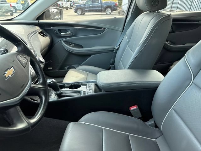 Used 2019 Chevrolet Impala Premier w/ Premier Convenience Package FWD image 3