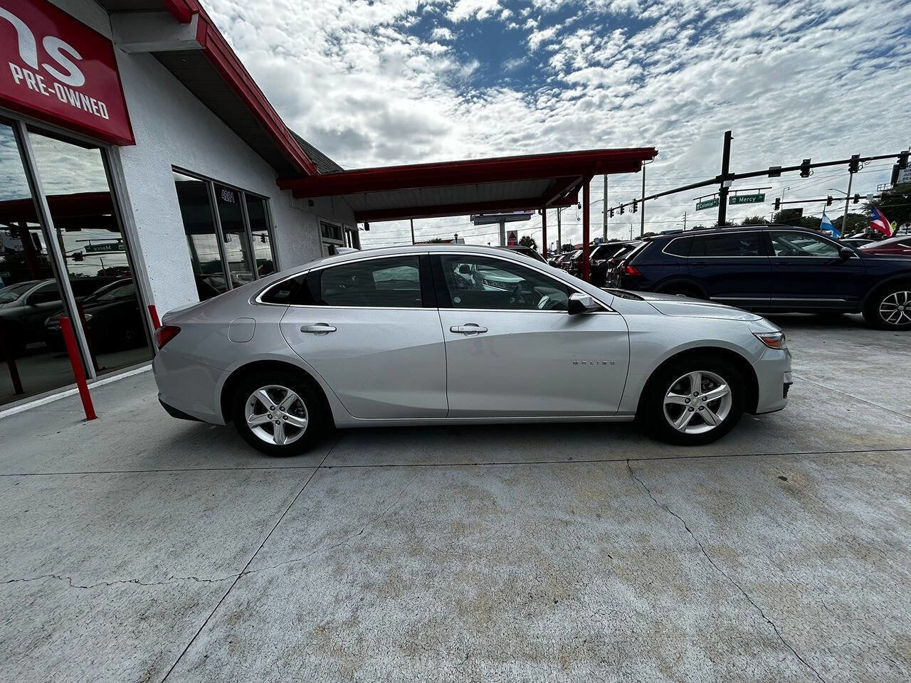 Used 2022 Chevrolet Malibu LT FWD image 5