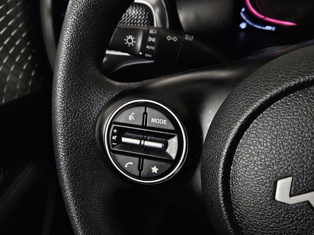 Used 2025 Kia Soul LX w/ LX Technology Package image 20