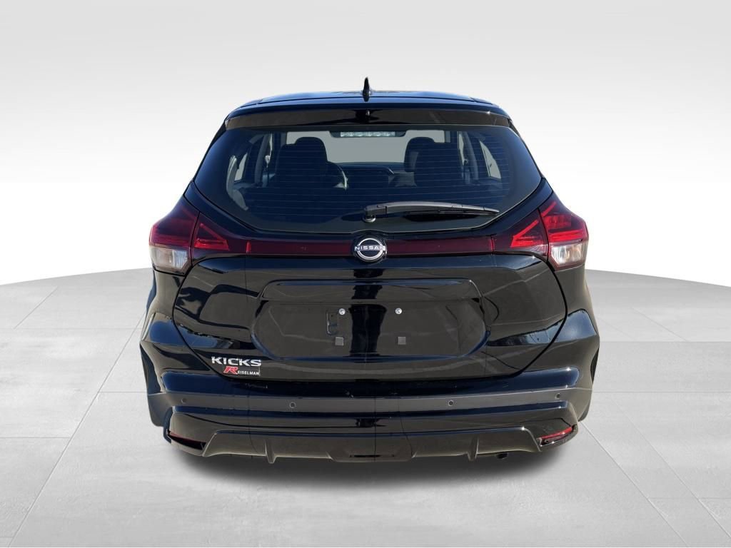 Used 2025 Nissan Kicks Play S image 5