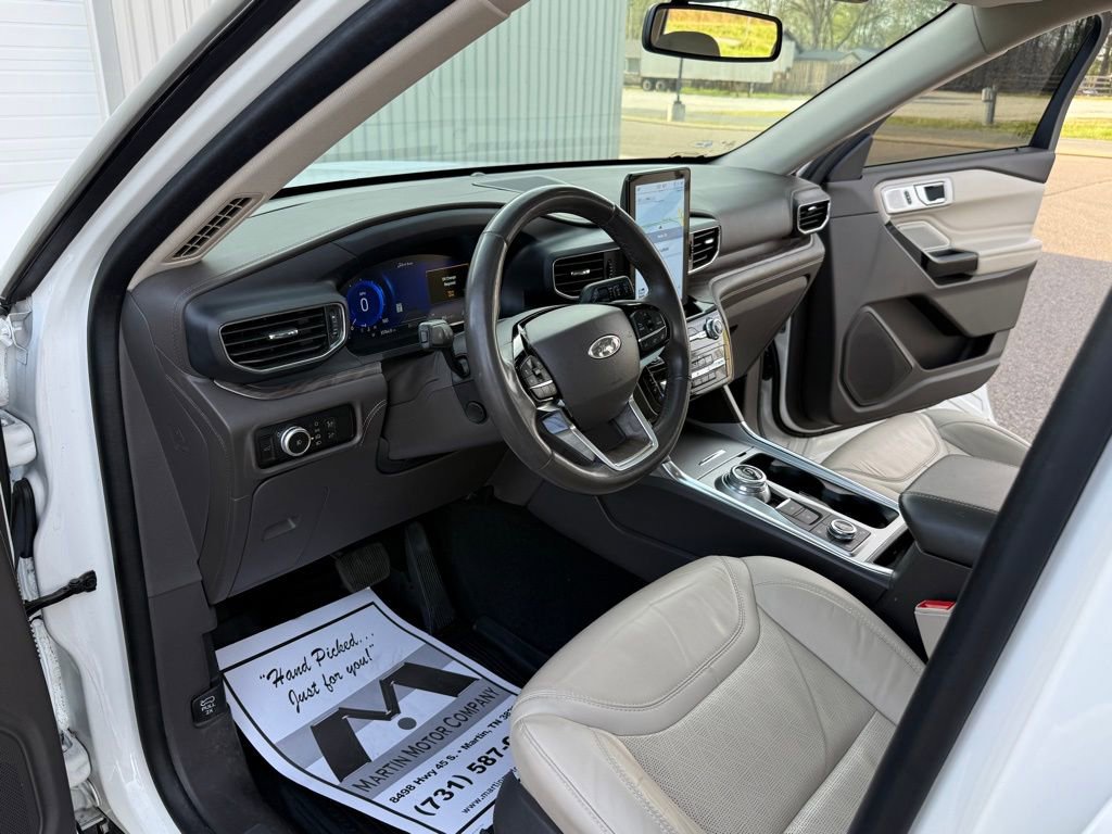 Used 2022 Ford Explorer Platinum w/ Equipment Group 601A image 22