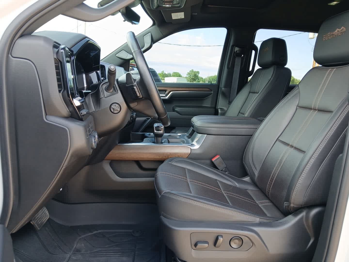 Used 2023 Chevrolet Silverado 1500 High Country w/ High Country Premium Package AWD/4WD image 16
