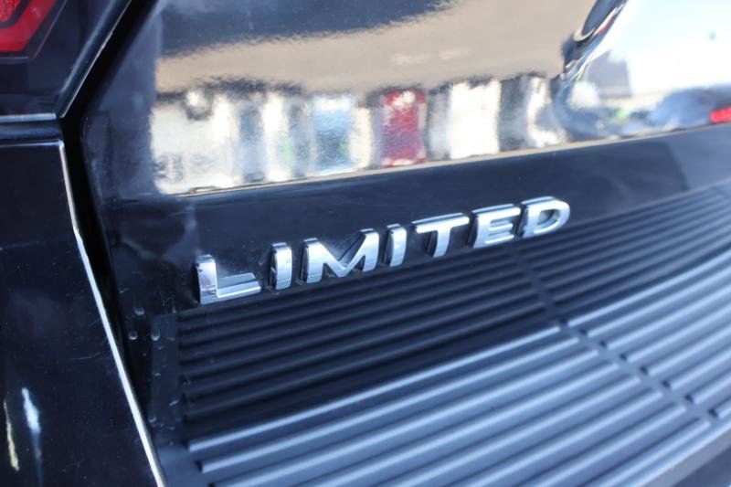 Used 2018 Ford Expedition Max Limited w/ Equipment Group 301A image 11