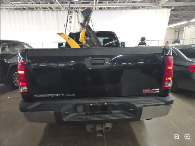 Used 2012 GMC Sierra 2500 SLE w/ SLE Preferred Package AWD/4WD image 3