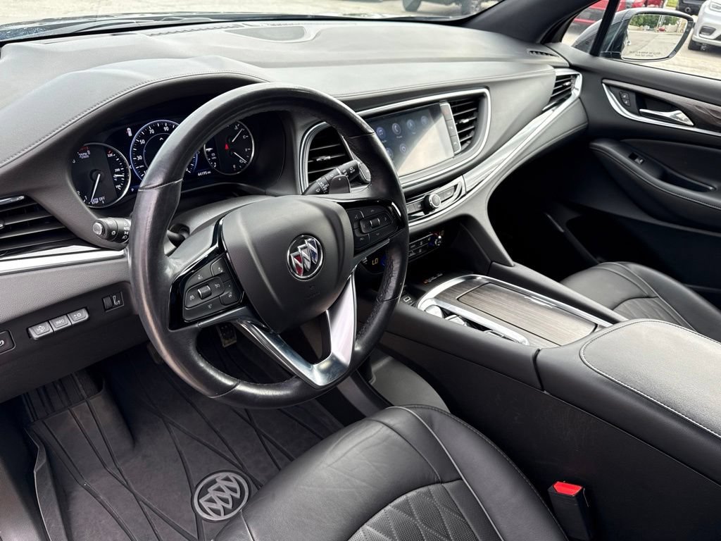 Used 2022 Buick Enclave Avenir w/ Avenir Technology Package AWD/4WD image 2