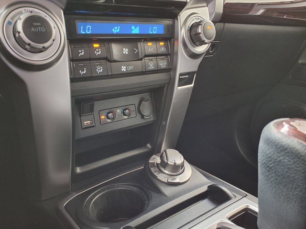 Used 2024 Toyota 4Runner Limited AWD/4WD image 34
