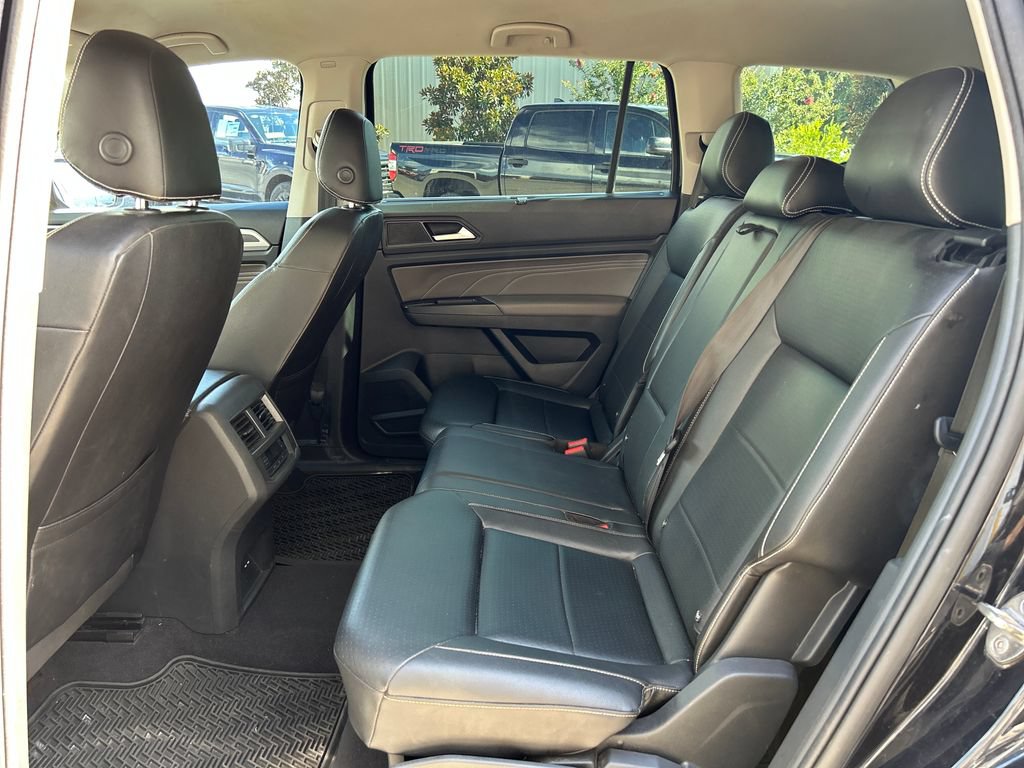 Used 2021 Volkswagen Atlas SE w/ Towing Package FWD image 13