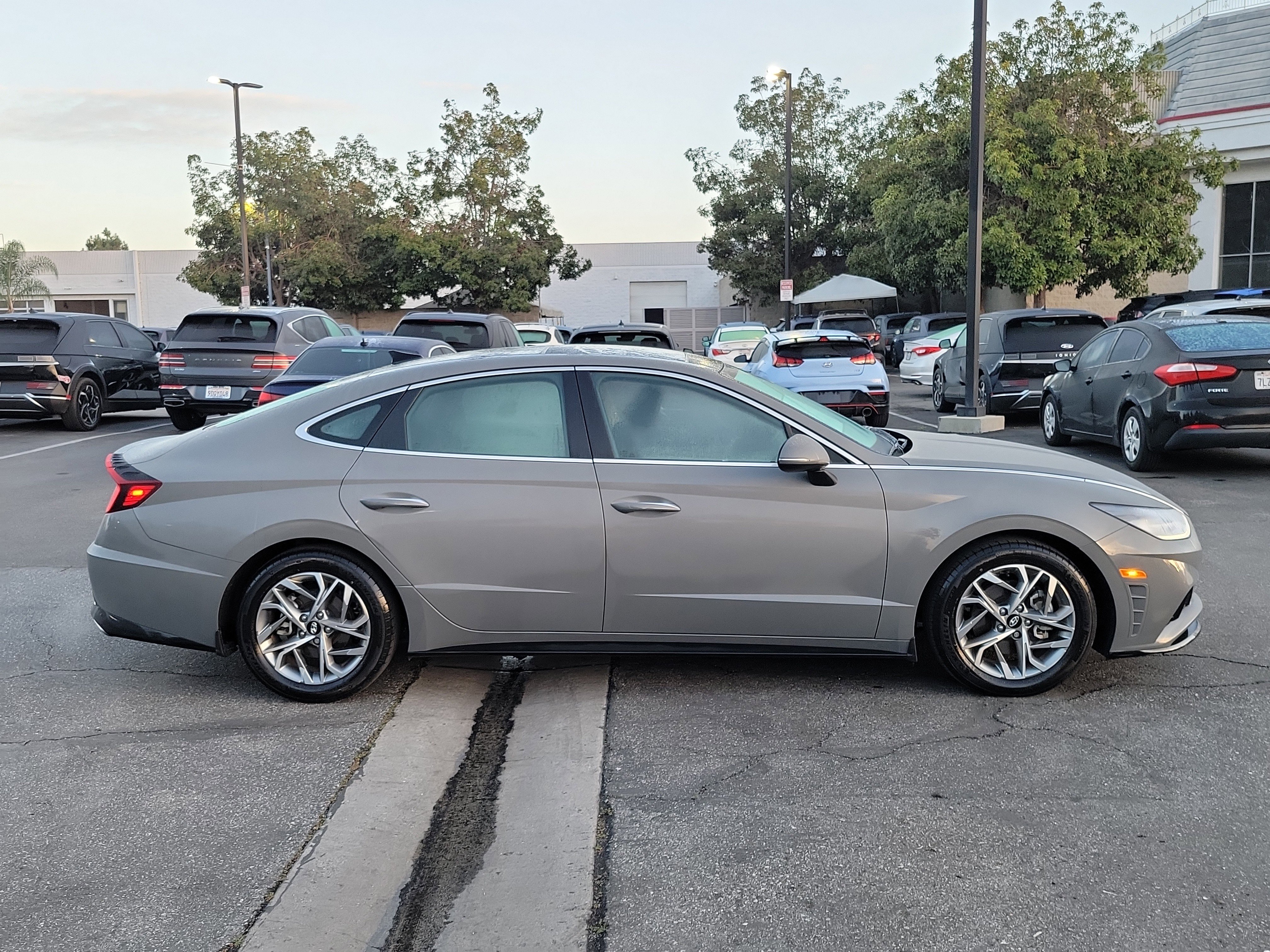 Certified 2023 Hyundai Sonata SEL w/ Convenience Package image 4
