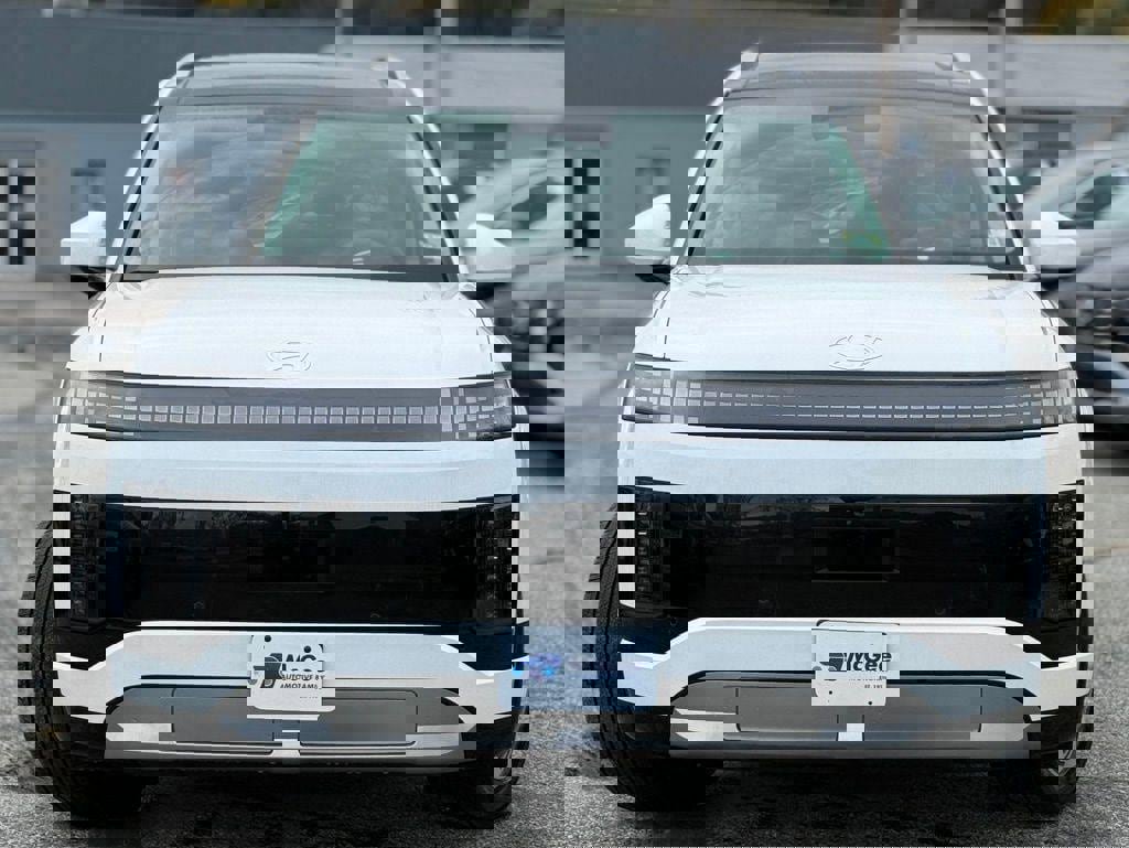 New 2026 Hyundai Ioniq 9 Limited image 2