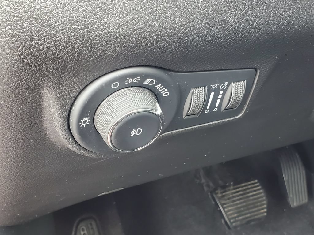Used 2023 Jeep Compass Limited AWD/4WD image 10