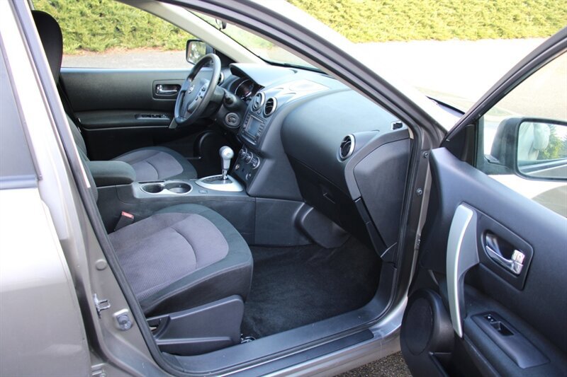 Used 2013 Nissan Rogue SV w/ Premium Pkg AWD/4WD image 15