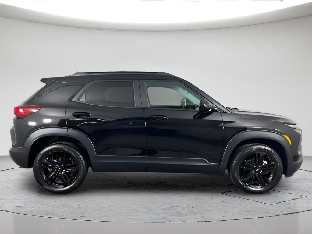 New 2026 Chevrolet TrailBlazer LT w/ Midnight Edition AWD/4WD image 4