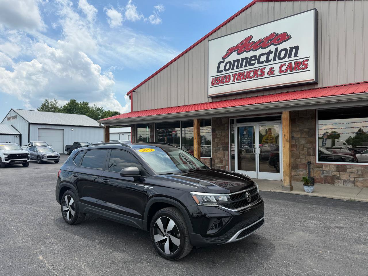 Used 2024 Volkswagen Taos S AWD/4WD image 1