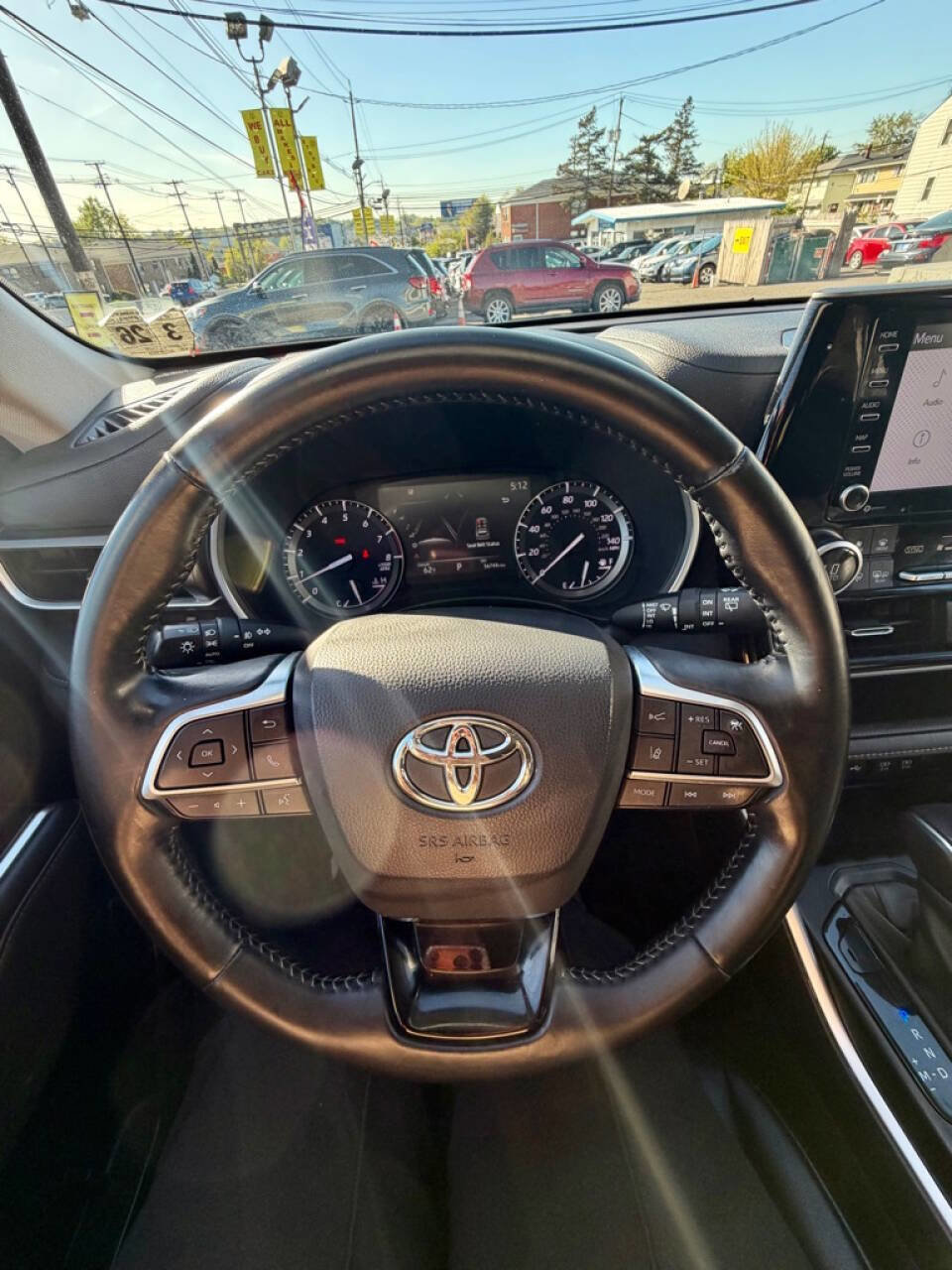 Used 2021 Toyota Highlander XLE AWD/4WD image 15