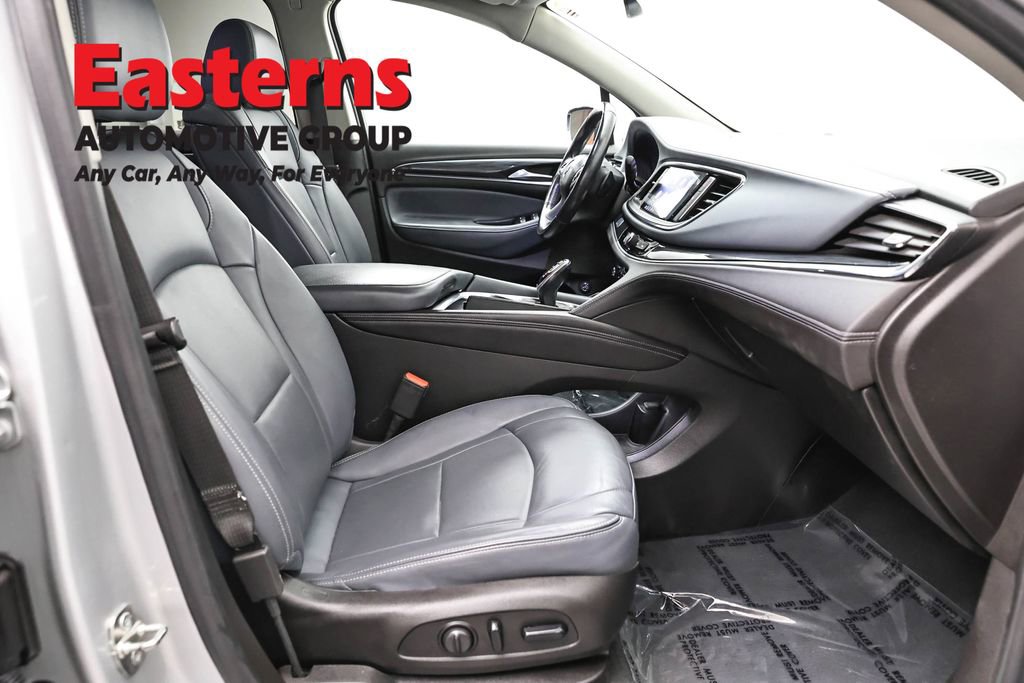 Used 2021 Buick Enclave Essence w/ Sport Touring Edition FWD image 25