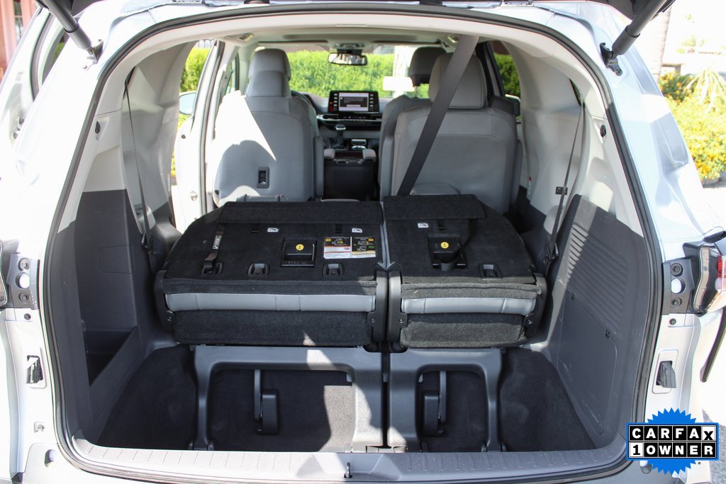 Used 2023 Toyota Sienna XLE image 10