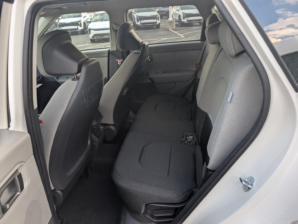 New 2027 Kia Seltos S FWD image 9