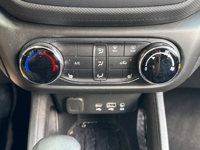 Used 2022 Chevrolet TrailBlazer LT FWD image 32