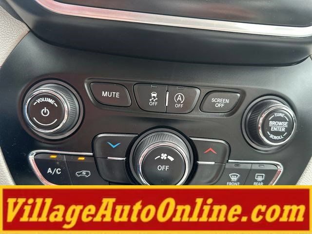 Used 2021 Jeep Cherokee Latitude Lux FWD image 23