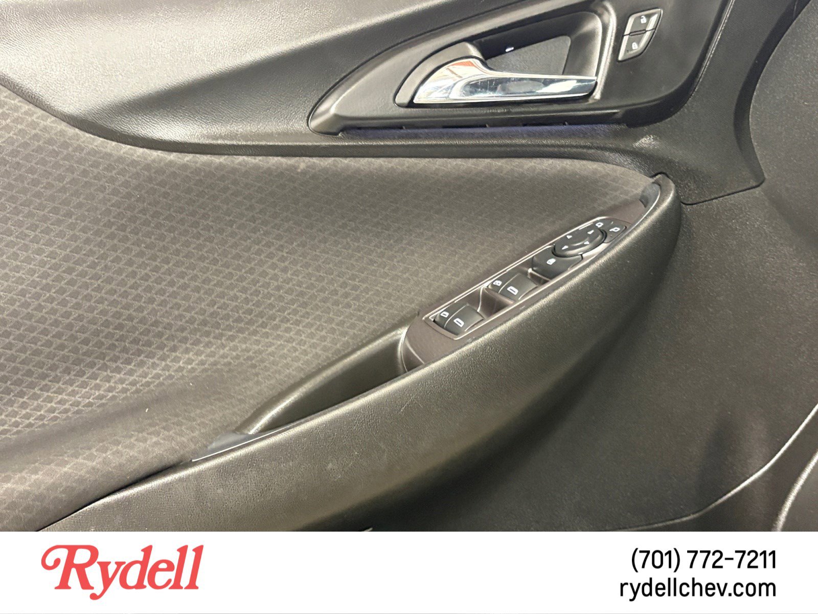 Used 2018 Chevrolet Malibu LT FWD image 11