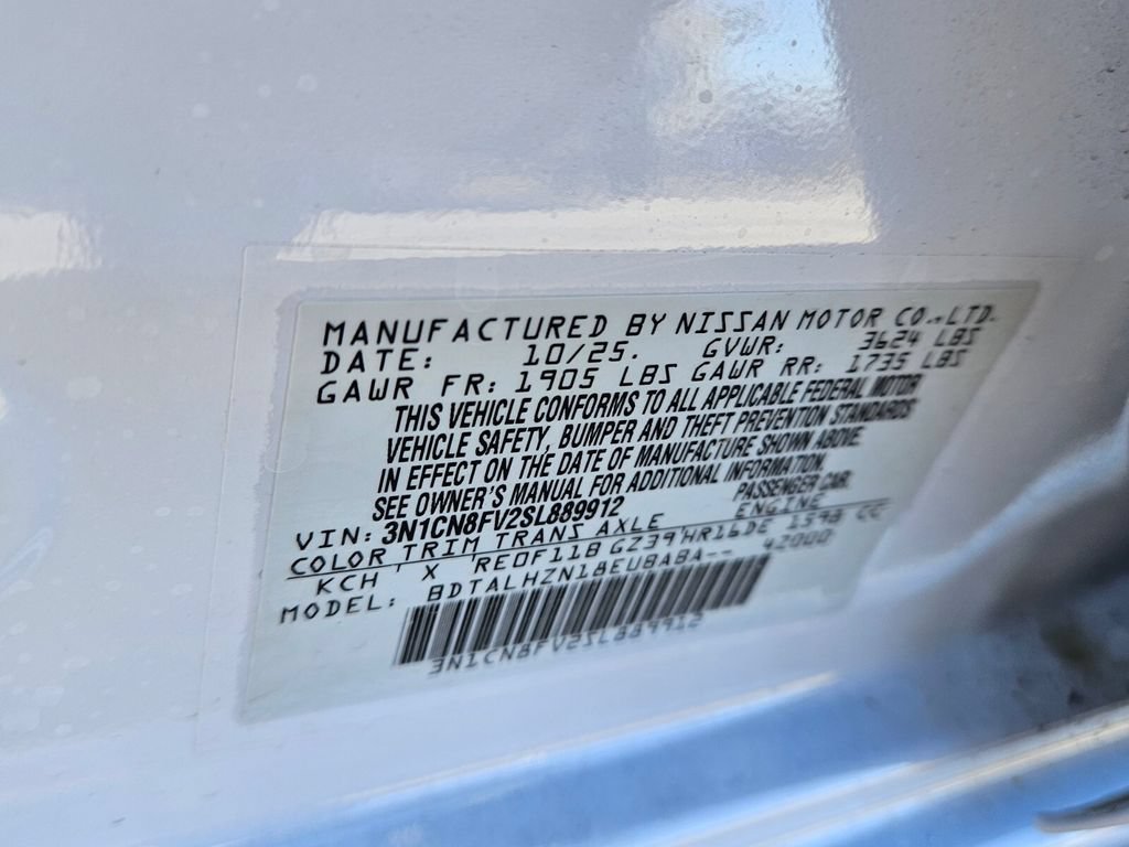 New 2025 Nissan Versa SR w/ Trunk Package FWD image 19
