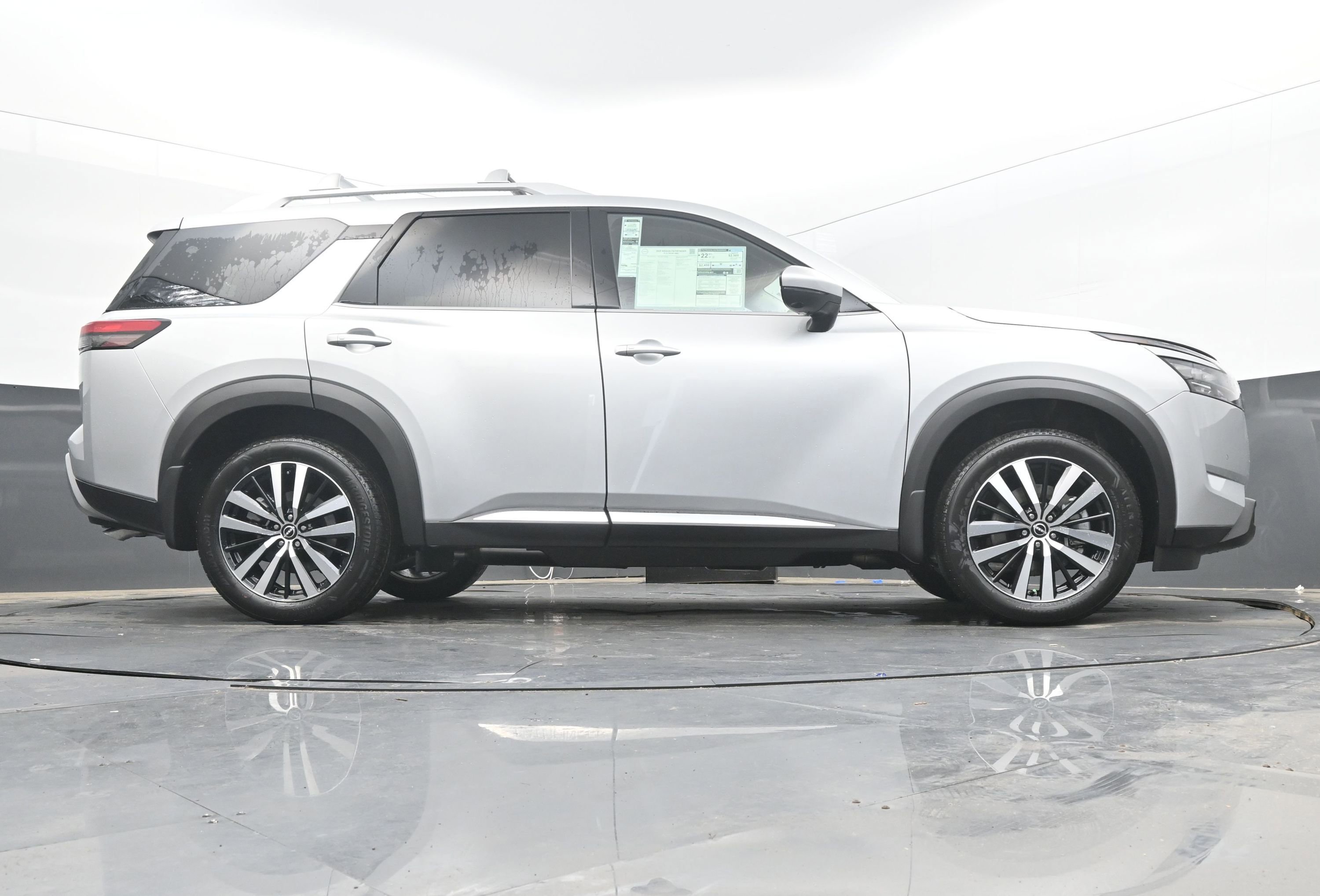 New 2025 Nissan Pathfinder Platinum w/ Cargo Package image 31