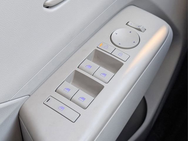 Used 2024 Hyundai Kona SEL FWD image 25