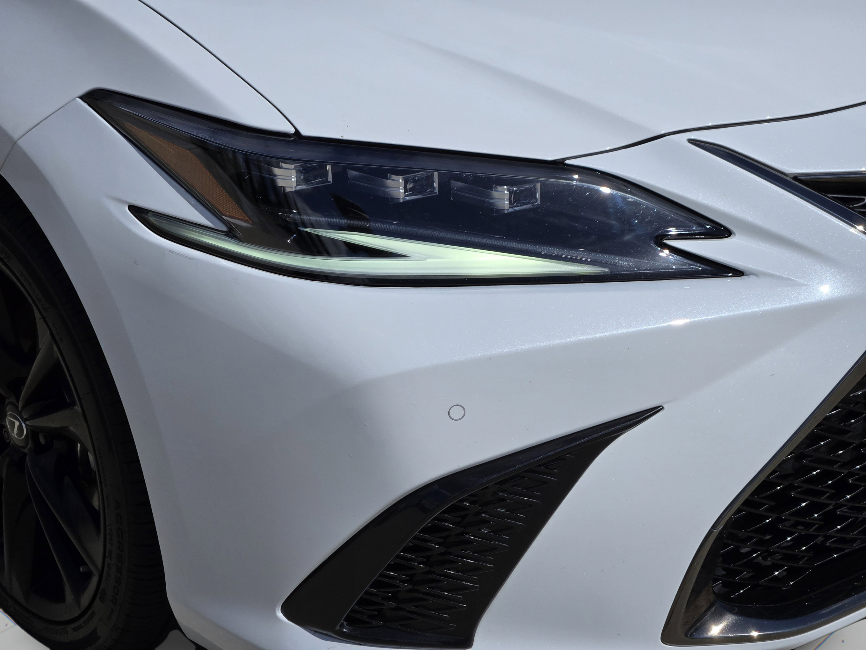 Certified 2024 Lexus ES 300h F Sport w/ Accessory Package (Z2) FWD image 37