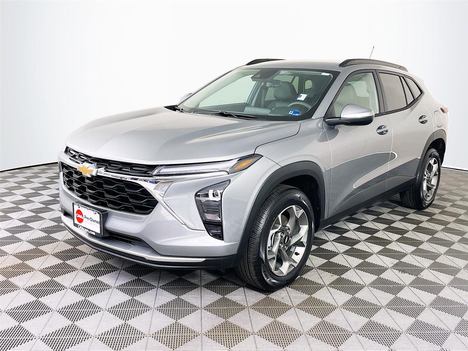 Used 2026 Chevrolet Trax LT image 3