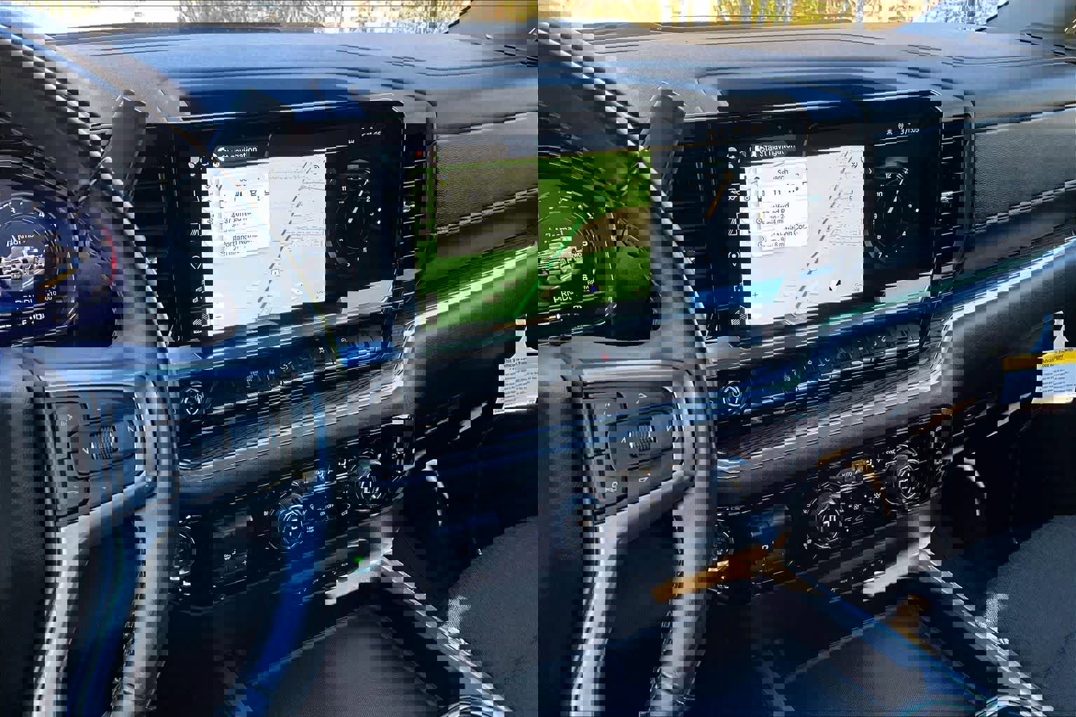 Used 2025 Chevrolet Silverado 2500 LT w/ Convenience Package image 6