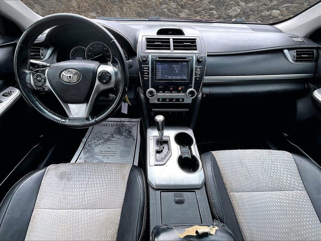 Used 2014 Toyota Camry SE FWD image 14