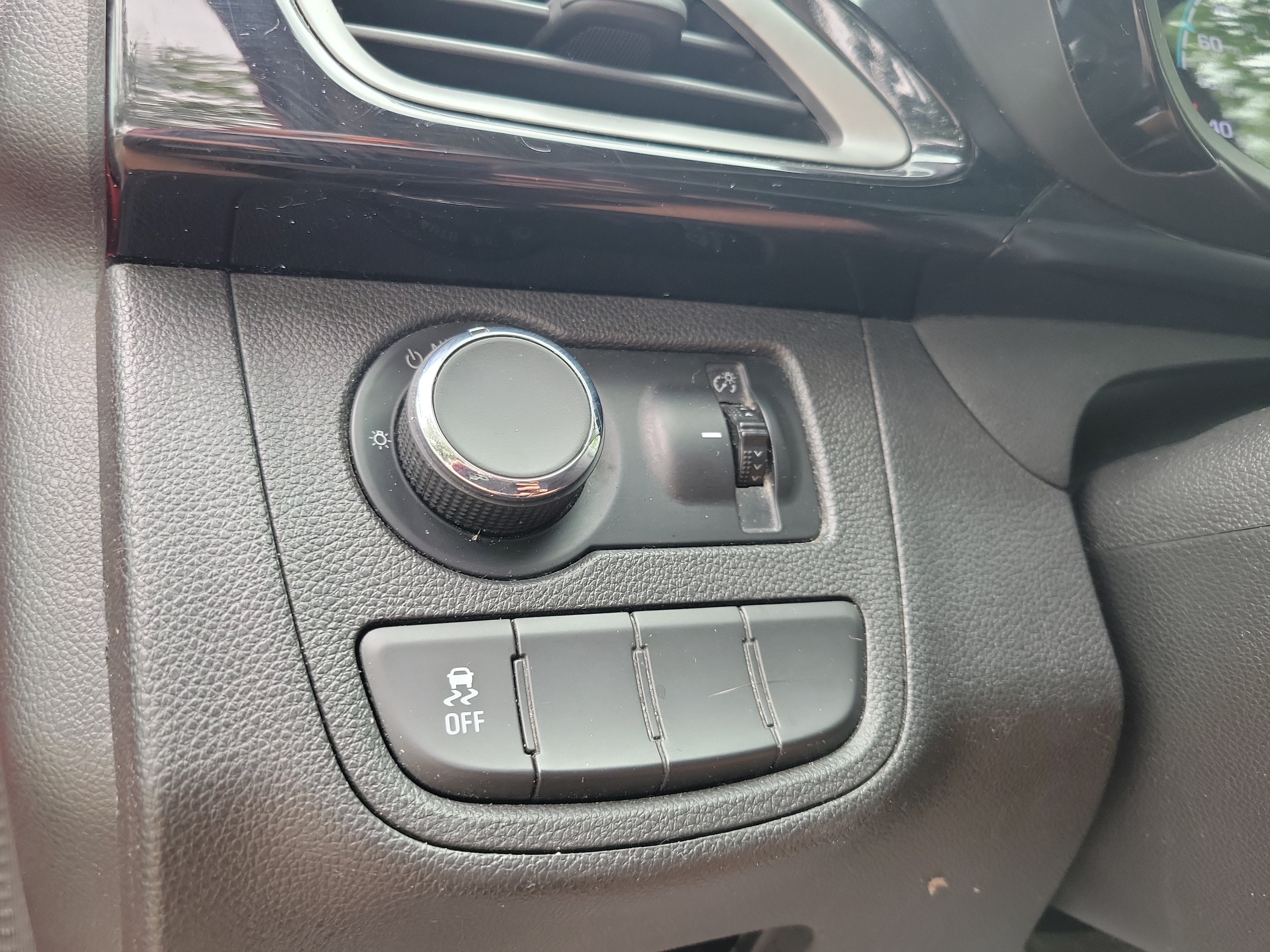 Used 2020 Chevrolet Spark LT FWD image 20