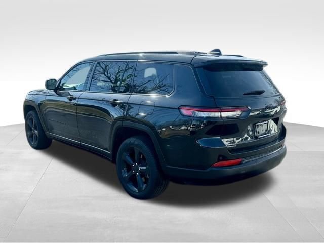 Used 2025 Jeep Grand Cherokee L Limited w/ Black Appearance Package image 6