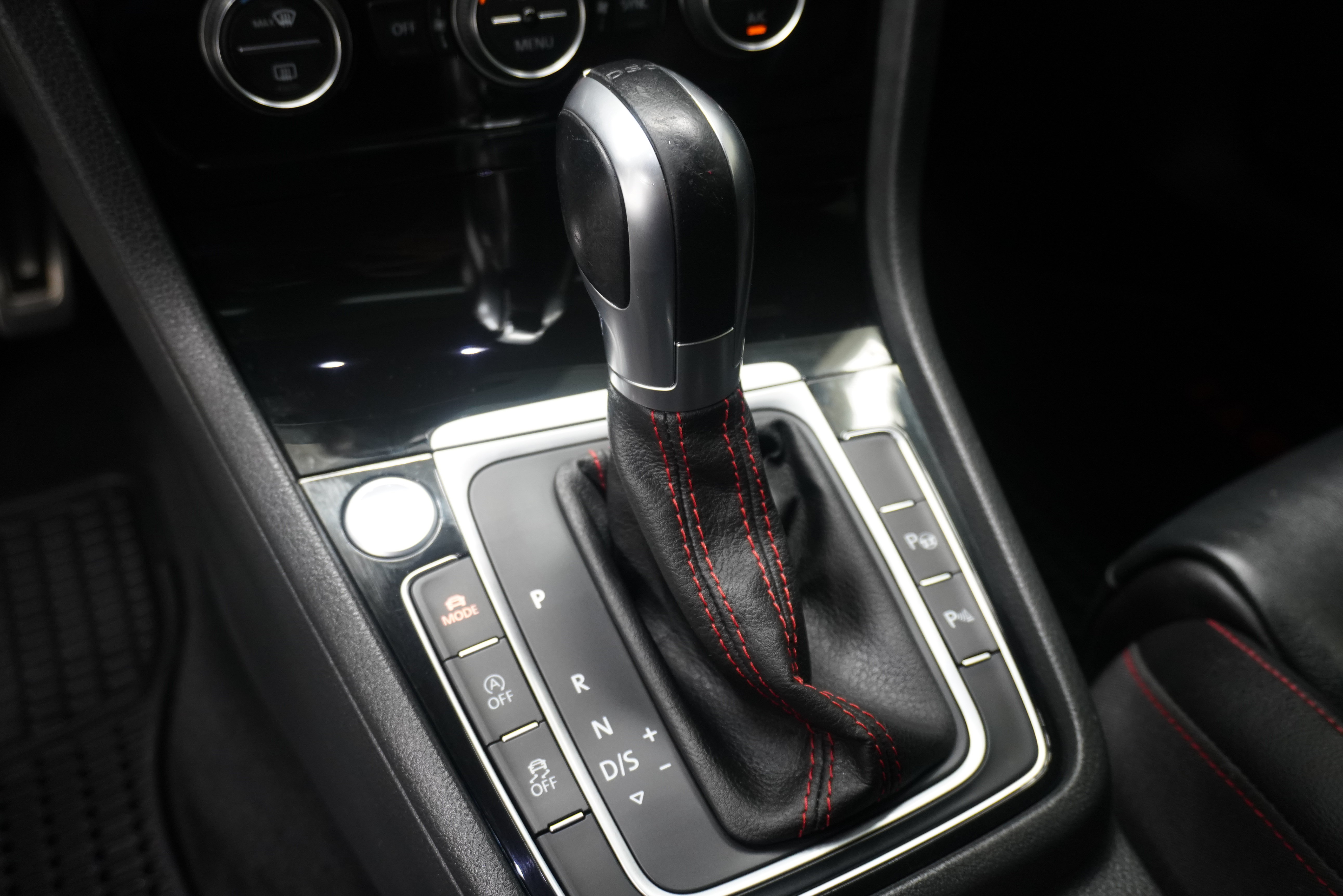 Used 2018 Volkswagen GTI Autobahn FWD image 24