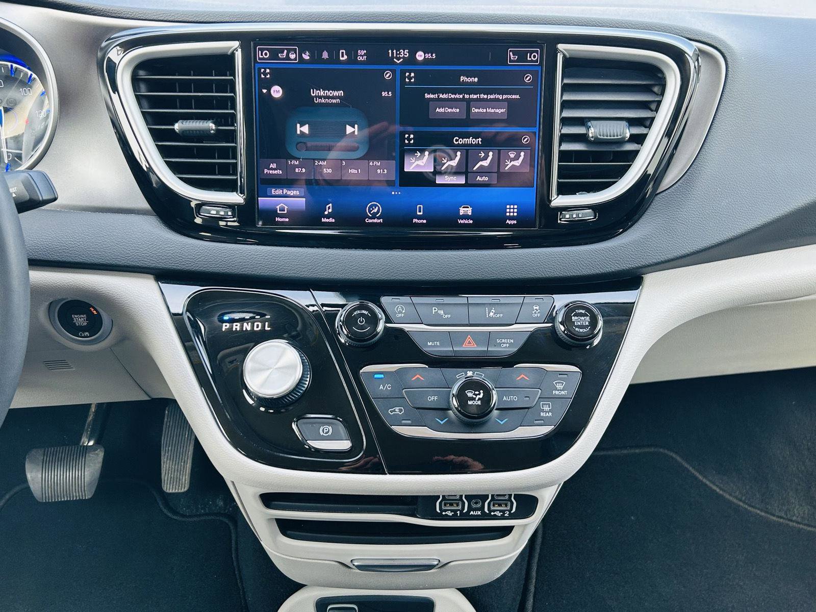 Used 2023 Chrysler Pacifica Touring-L image 20