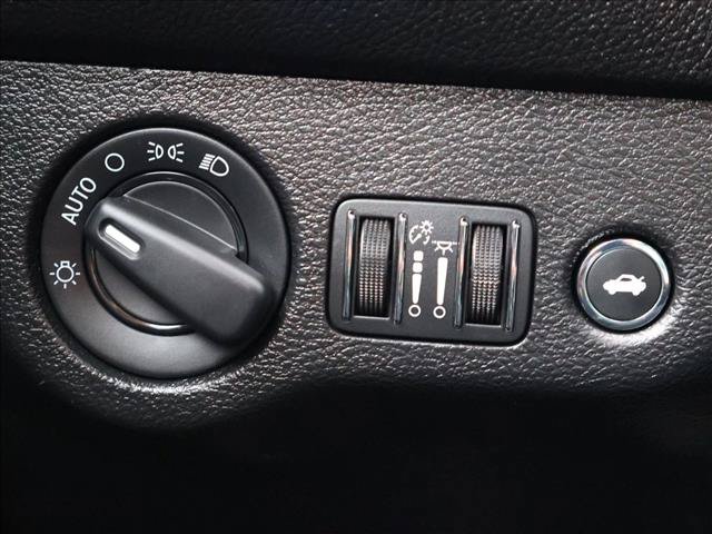 Used 2019 Dodge Challenger R/T Scat Pack RWD image 16