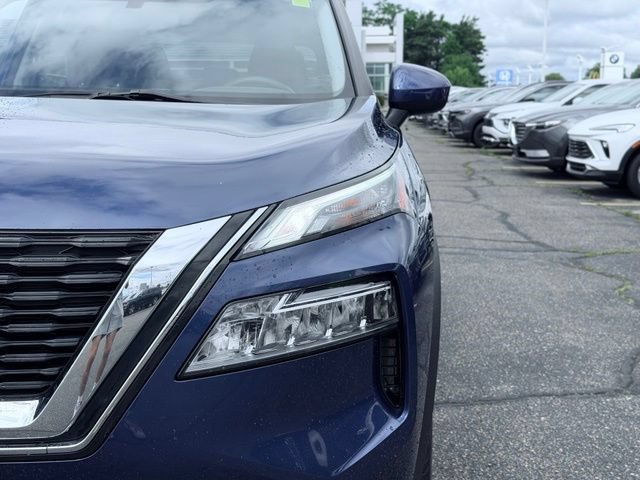 Used 2023 Nissan Rogue SV AWD/4WD image 3