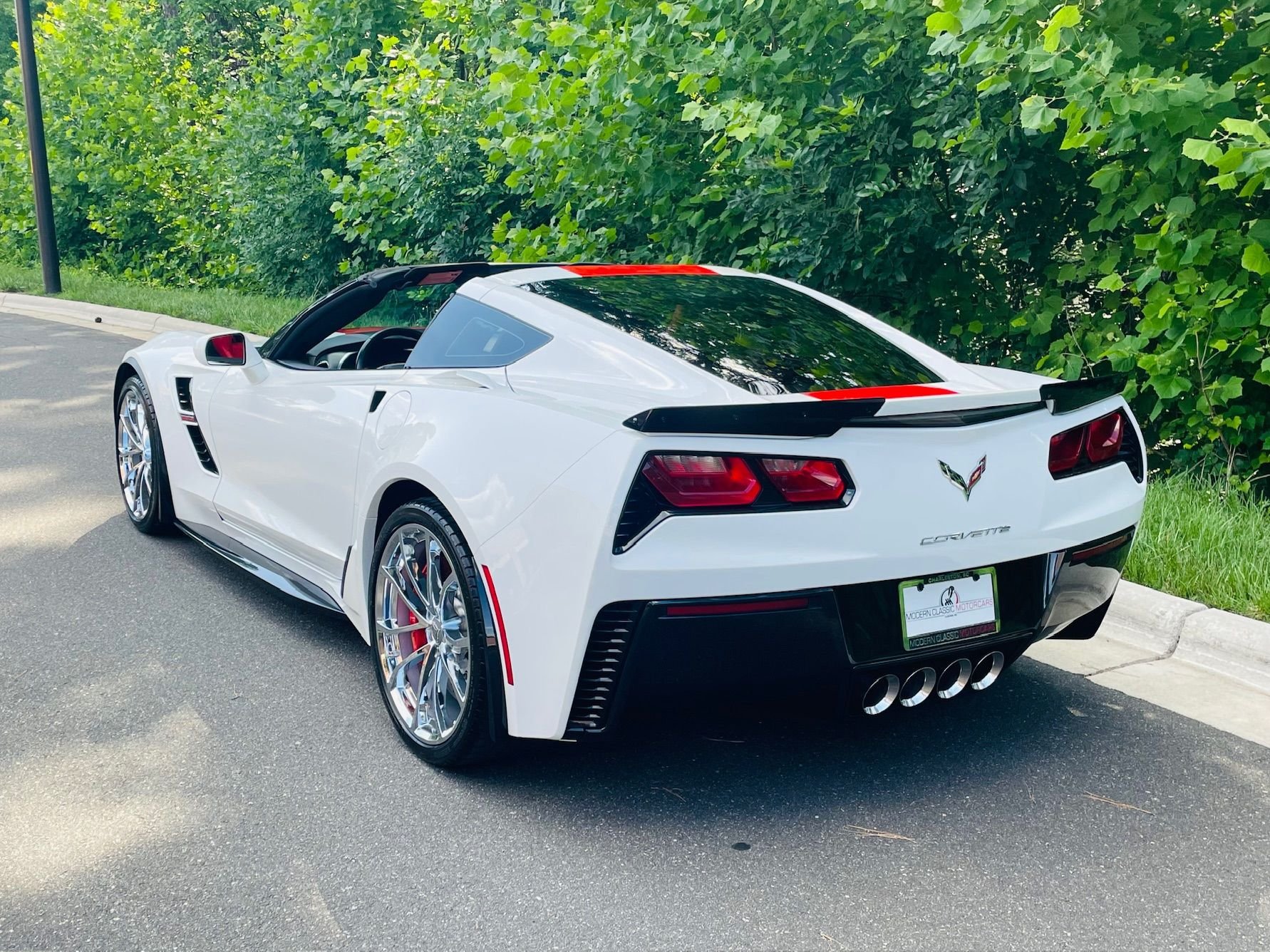 Used 2017 Chevrolet Corvette Grand Sport w/ Z07 Performance Package RWD image 16