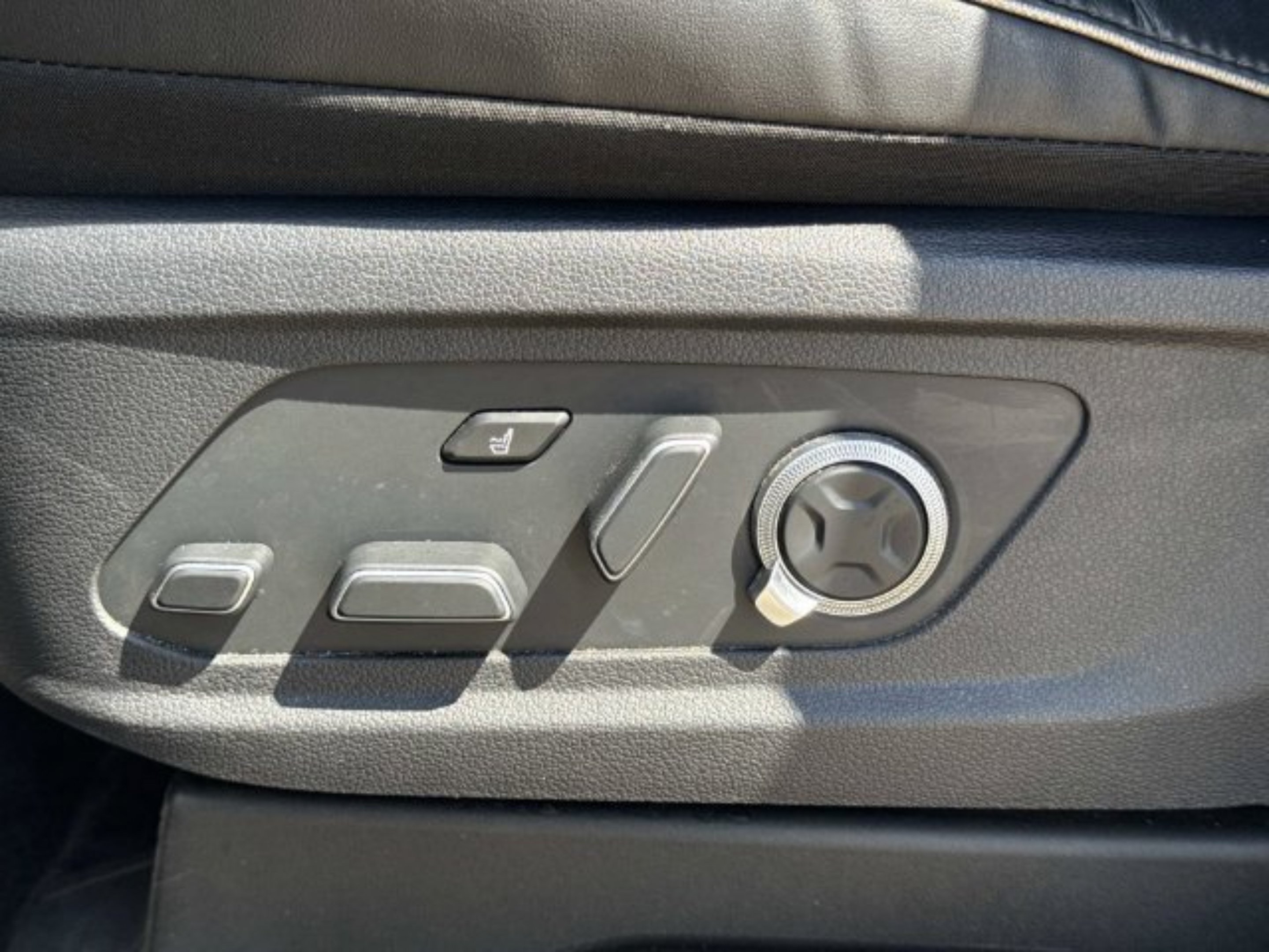 Used 2025 Hyundai Palisade Calligraphy AWD/4WD image 16