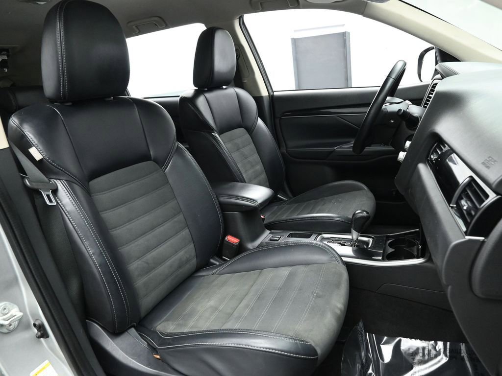 Used 2020 Mitsubishi Outlander SEL image 22