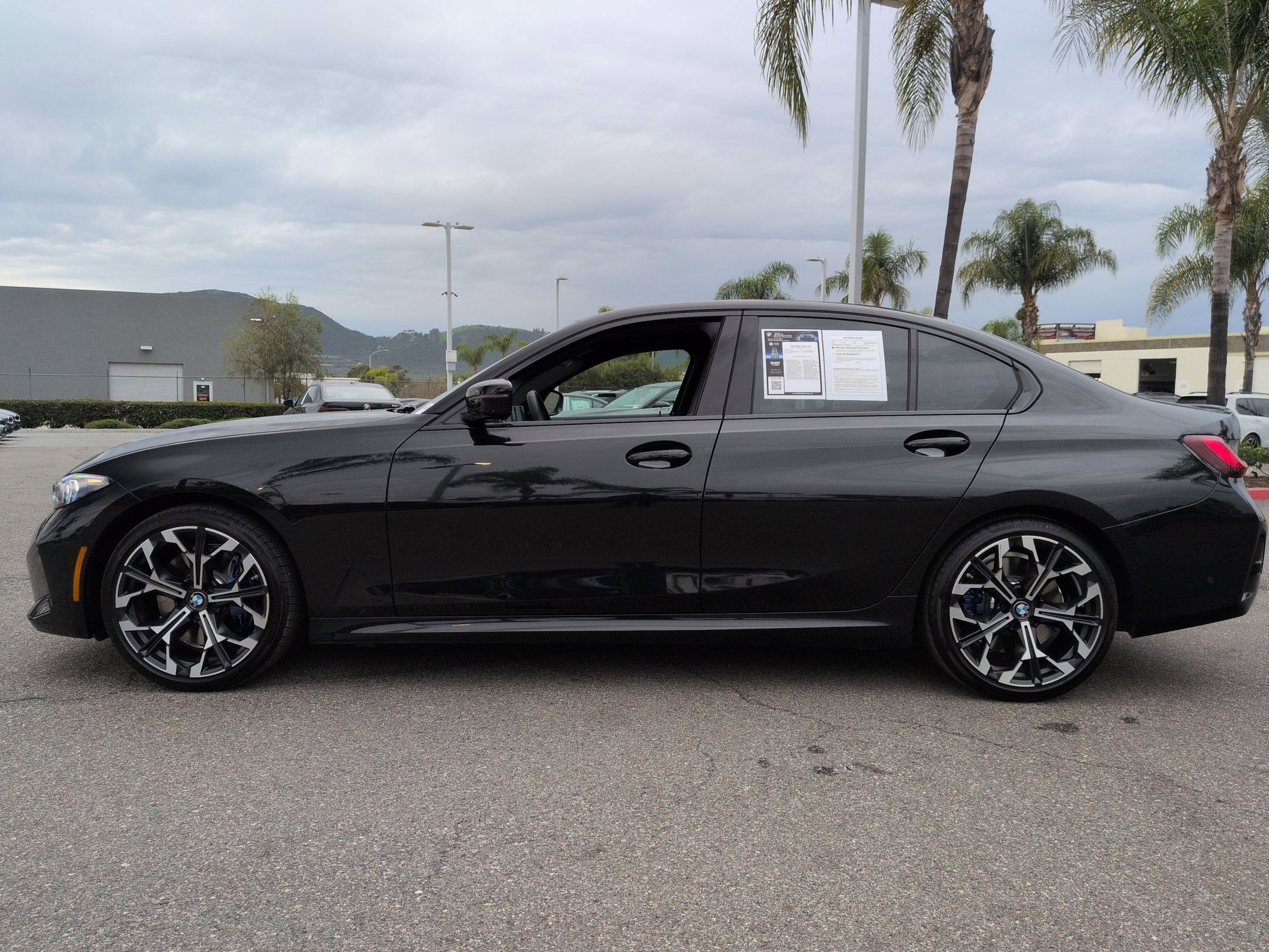 Used 2025 BMW 330i Sedan w/ M Sport Package image 7