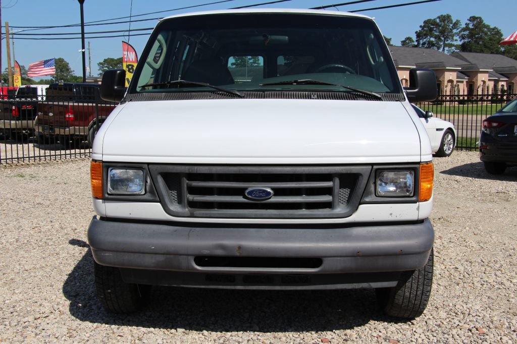 Used 2006 Ford E-250 and Econoline 250 RWD image 2