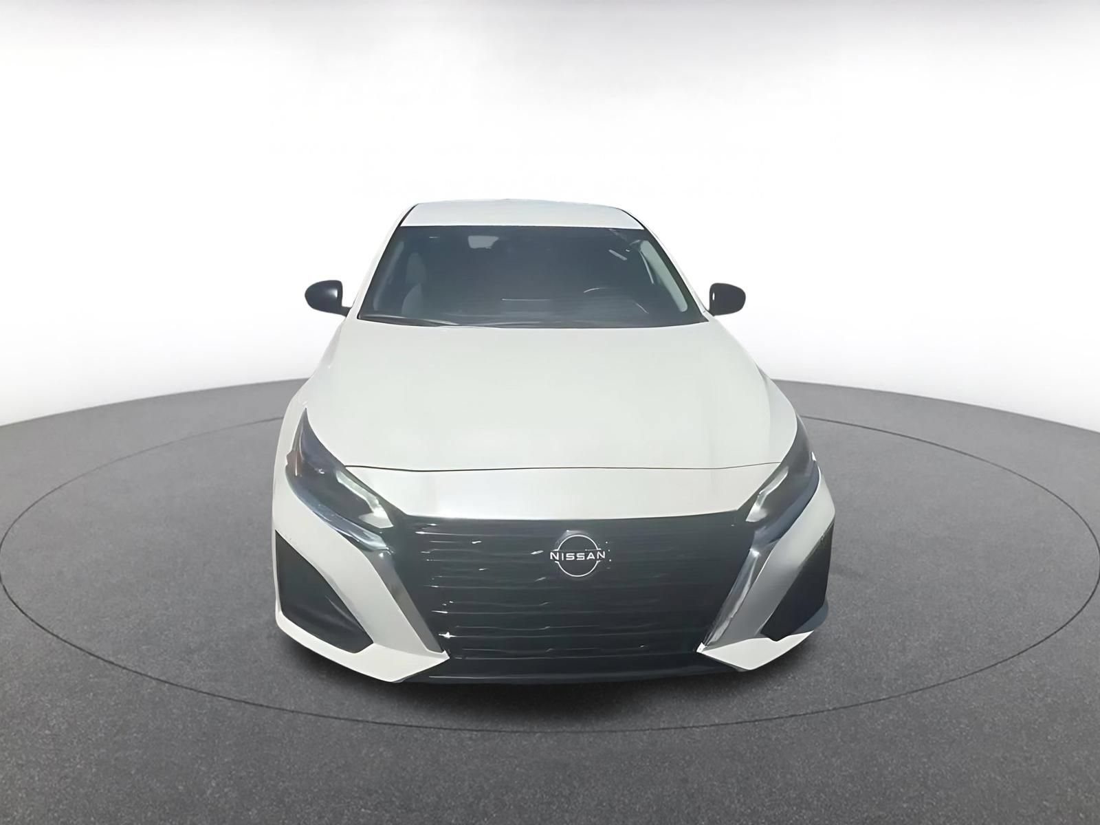 Used 2025 Nissan Altima 2.5 SV FWD image 4