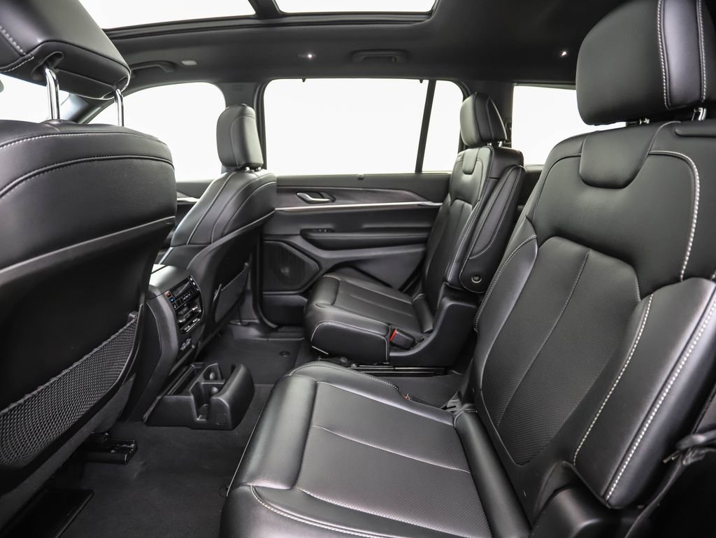 Used 2024 Jeep Grand Cherokee L Limited w/ Luxury Tech Group II image 22